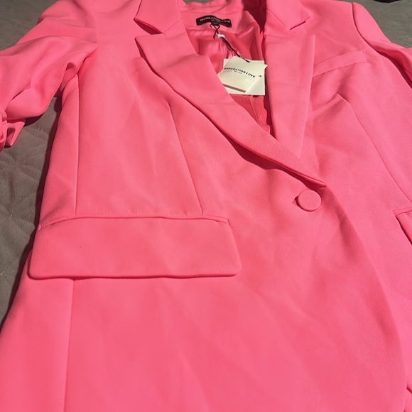 Generation Love Madison Crepe Blazer in Ultra Pink - Picture 7 of 7